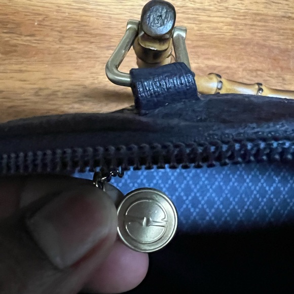 Authentic GUCCI handbag - Picture 9 of 12